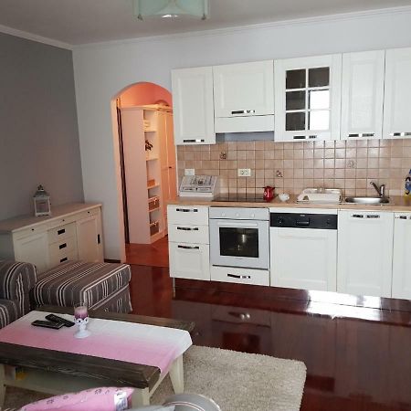 Cozy Apartment In โรวีน ภายนอก รูปภาพ