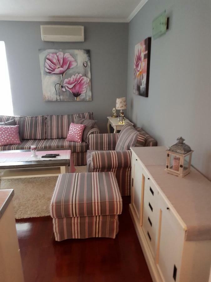 Cozy Apartment In โรวีน ภายนอก รูปภาพ